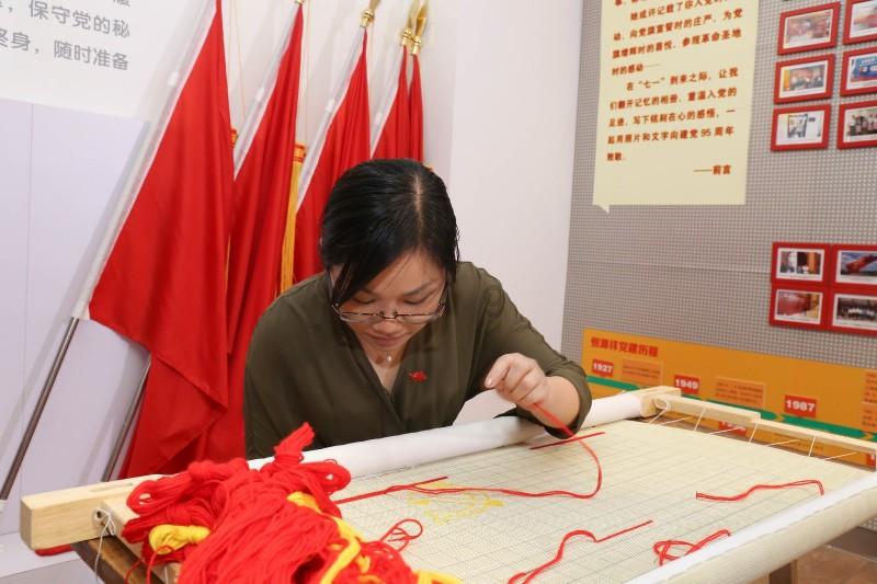 术后疤痕增生反复瘙痒还疯长！记住2个方法，在家就能轻松解决！